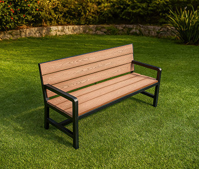 Banca con espaldar exterior WPC